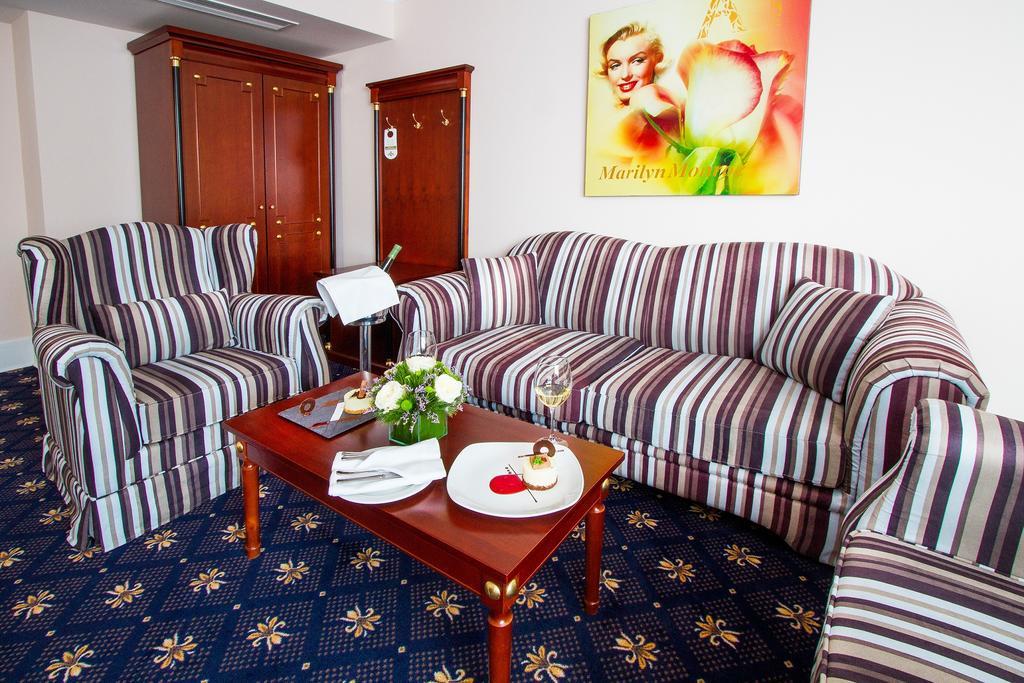 A Hoteli - Hotel Sloboda Sabac Room photo